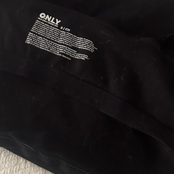 EUC longline strappy tanks with built in shelf bra. Size Small. Old Navy. - Picture 6 of 6